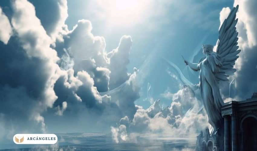 Representación del Arcángel Sachiel entre nubes y luz celestial, símbolo de prosperidad y guía espiritual para el día jueves.
