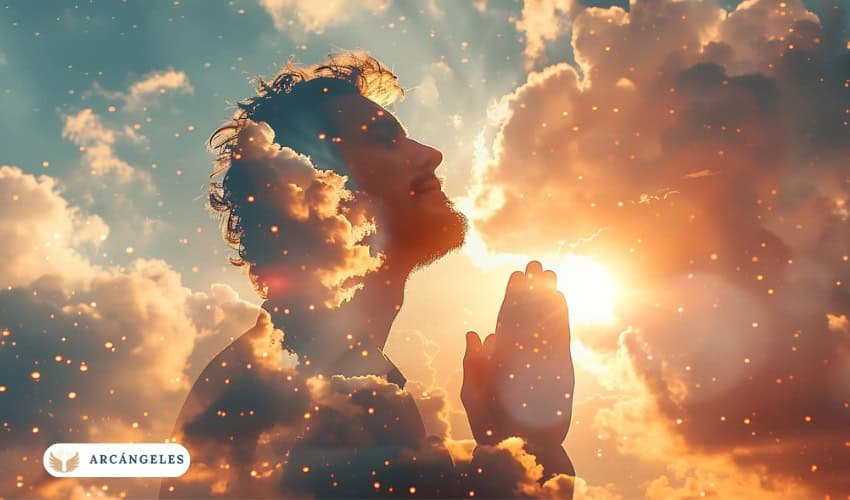 Hombre orando entre las nubes, simbolizando la conexión espiritual con el Arcángel Jeremiel. La imagen transmite un momento de reflexión y búsqueda de guía divina, asociado a la energía de compasión y misericordia de este arcángel.